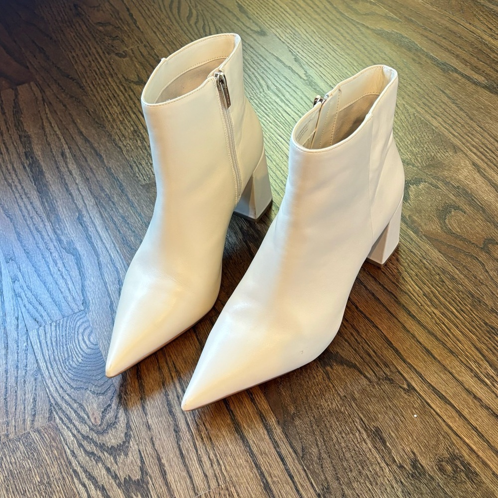 Vince Camuto ivory Oskana heeled leather bootie women’s size 11 / 43